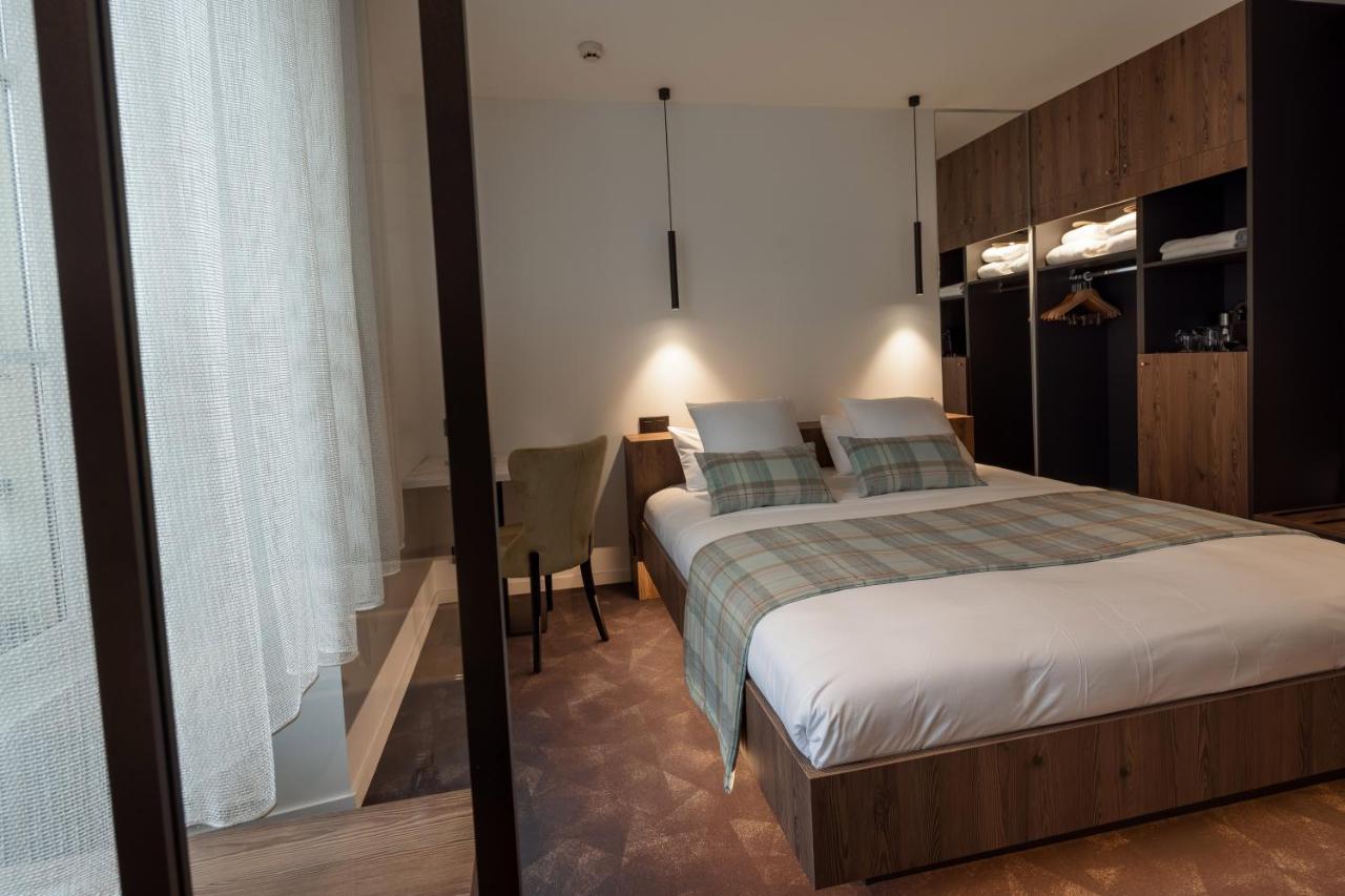 Logis Hotel Parenthese, Restaurant & Spa Chille Kültér fotó