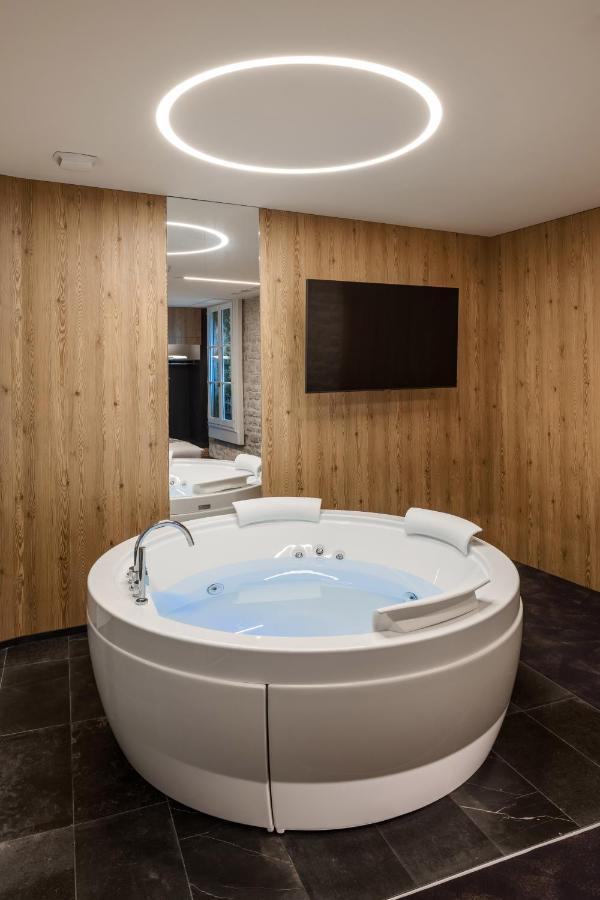 Logis Hotel Parenthese, Restaurant & Spa Chille Kültér fotó