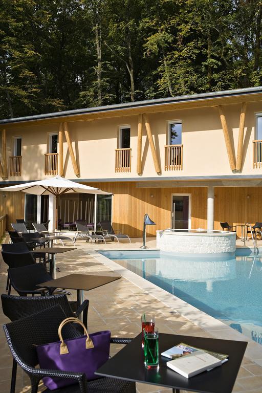 Logis Hotel Parenthese, Restaurant & Spa Chille Kültér fotó